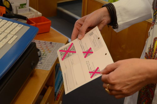 Das Einscannen des eRezepts ist schnell gemacht.